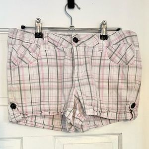Mudd Jeans size 7 pink green cream plaid shorts